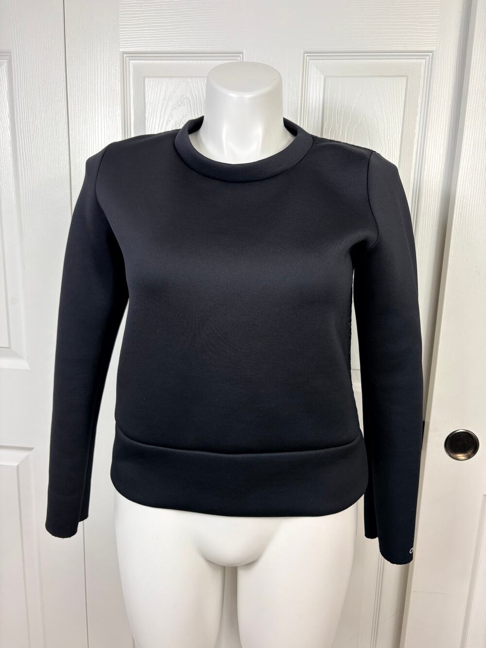 Alo Yoga Black Mesh Scuba Top Long Raw Hem Sleeve Crop Pullover Size L